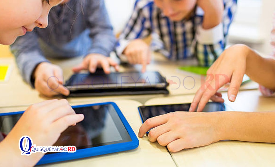 ADP quiere regular el uso de redes sociales en dispositivos escolares a menores de 16 años