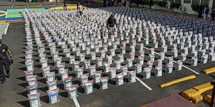 Arrestan en aeropuerto a segundo implicado en alijo de 334 paquetes de cocaína en Caucedo