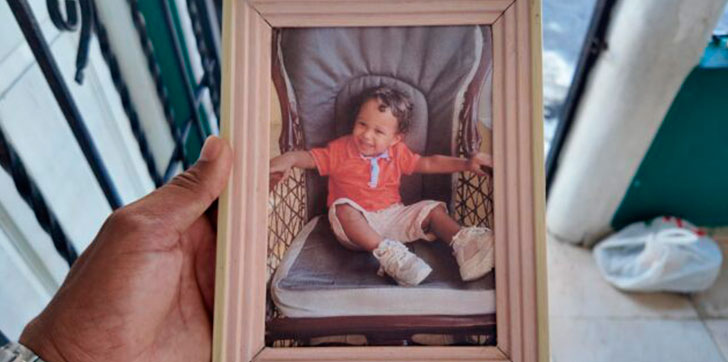 Niño de dos años muere con signos de maltrato en Santo Domingo; acusan a madrastra