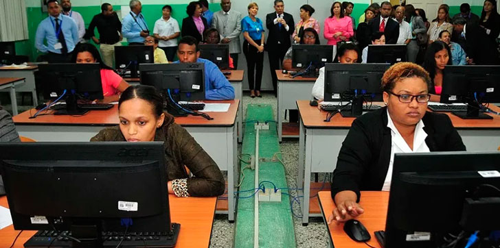 Educación abre 5,153 vacantes para docentes a través de nueva plataforma virtual