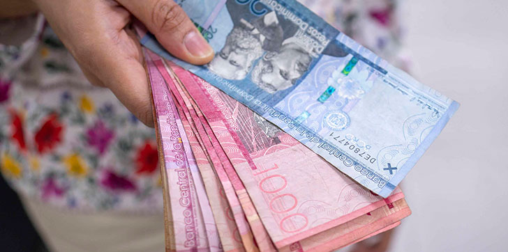 Informe confirma hay menos dinero «en la calle»