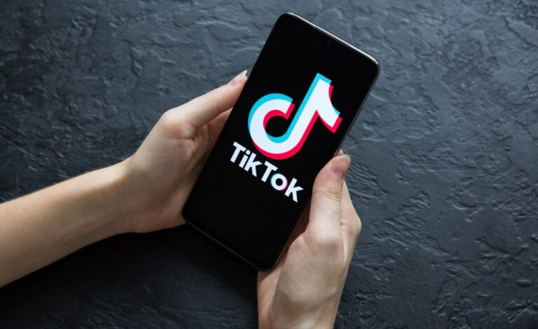 Adolescente es asesinada por su padre en Pakistán tras negarse a eliminar su cuenta de TikTok