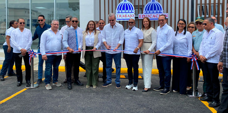 Presidente Abinader inaugura multiuso Maximo Gómez y otras obras en SFM