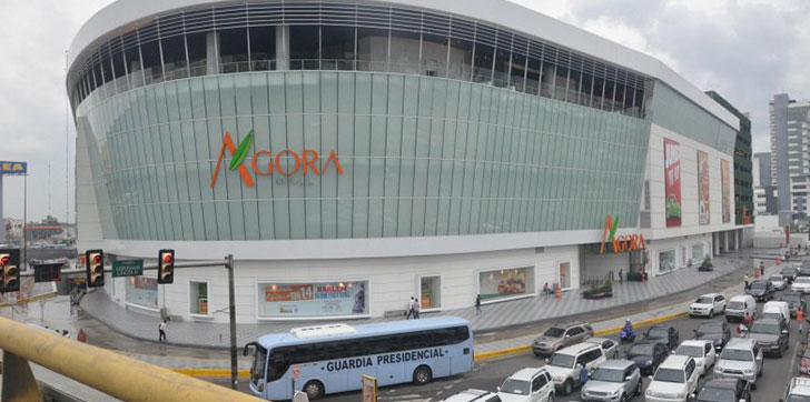Joven muere tras lanzarse desde los parqueos de la plaza Ágora Mall