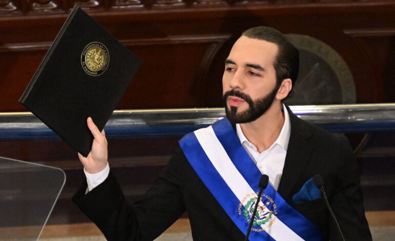 El Salvador aprueba reelección indefinida y extiende mandato presidencial a seis años