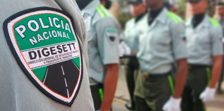 Un camión impacta la motocicleta de un agente de la Digesett y lo mata en la circunvalación de Azua