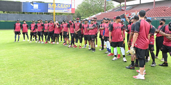Gigantes del Cibao inician sus entrenamientos con 45 jugadores