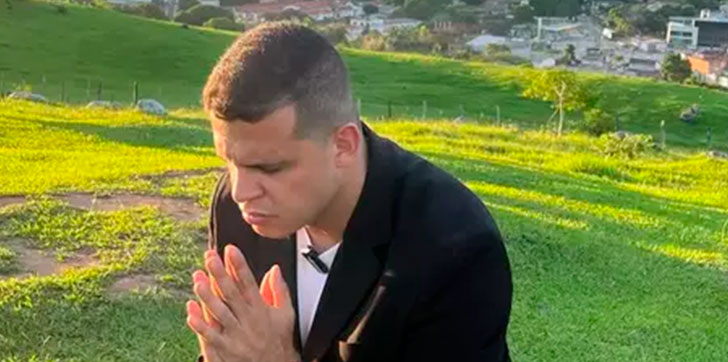 ¿Fe o fraude? Pastor brasileño usaba call center para cobrar por milagros