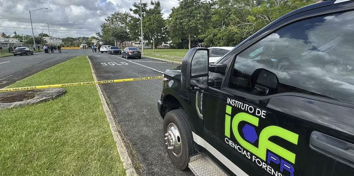 Encuentran a 3 hombres asesinados frente a iglesia en Puerto Rico