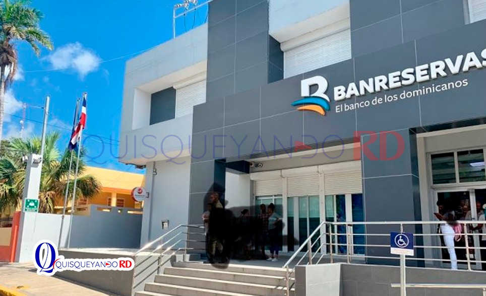 Cuatro empleados de Banreservas en Barahona son detenidos por presunta sustracción de dinero