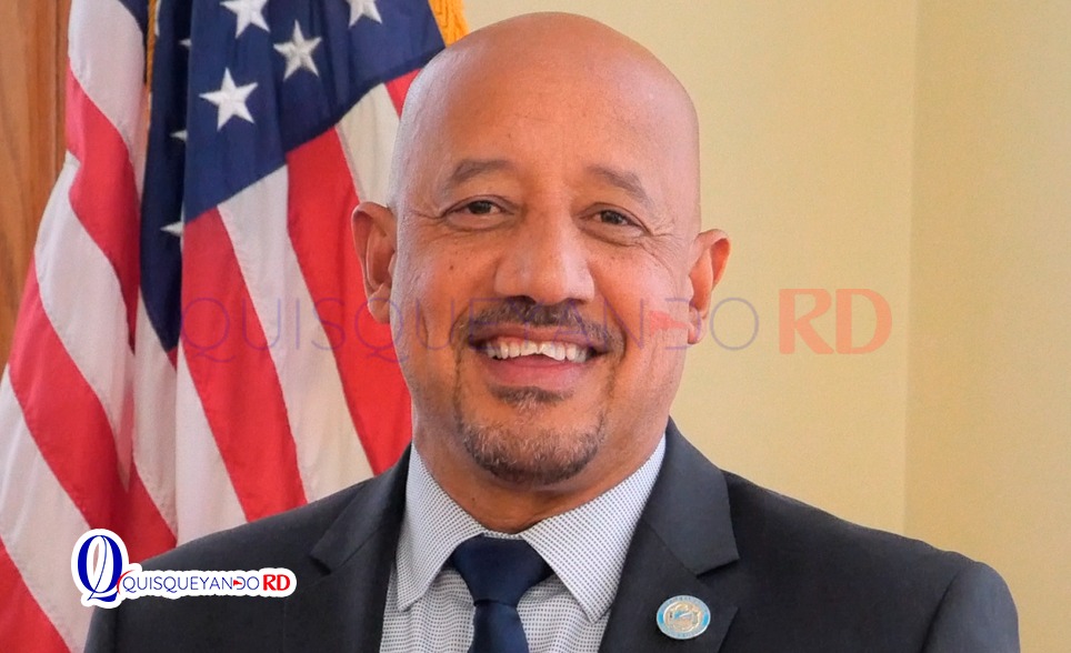 Brian De Peña logra la reelección en Lawrence