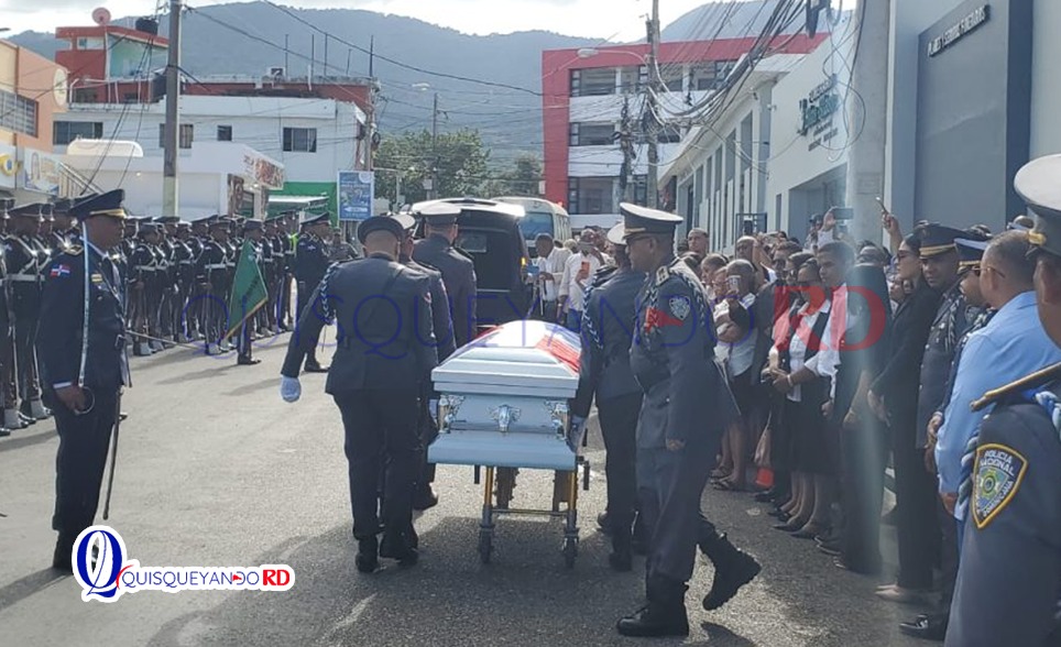 Dan el último adiós a coronel muerto en incendio de destacamento en Santiago Rodríguez