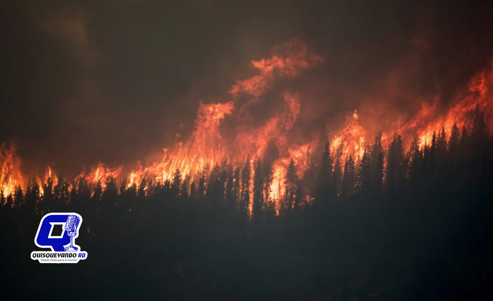 Sigue el fuego en la Sierra de Bahoruco y crece la preocupación