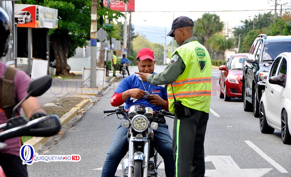 Endurecen medidas: retendrán motores a quienes circulen sin casco hasta después de Semana Santa