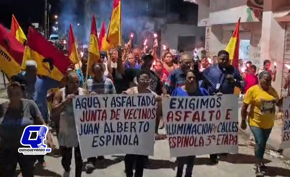 ¡Con mechonada! Moradores del sector Espínola protestan por incumplimiento de las autoridades