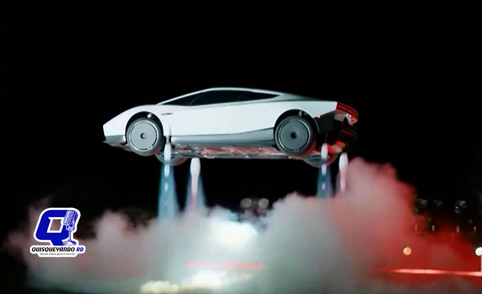 ¡El Tesla Roadster podría volar y girar en el aire!