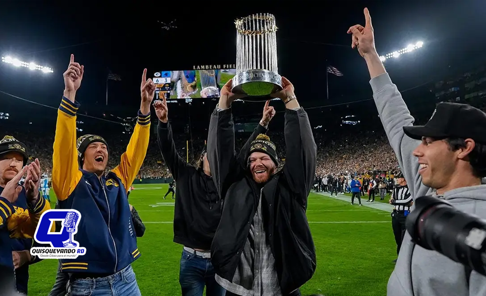 ¡Los Brewers llevan el trofeo de la serie mundial a la casa de Los Packers!