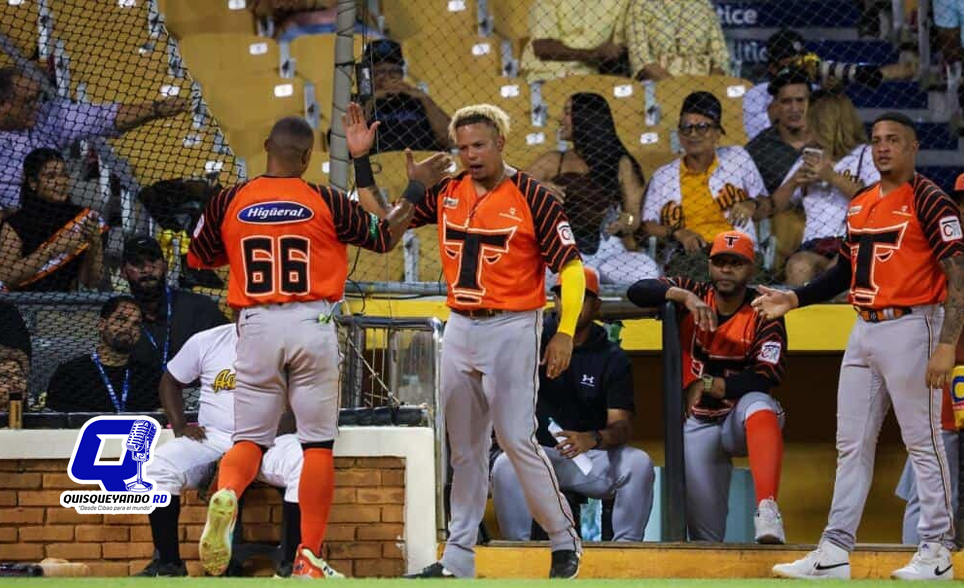 ¡Los Toros remontan y castigan a Las Águilas con tres jonrones!